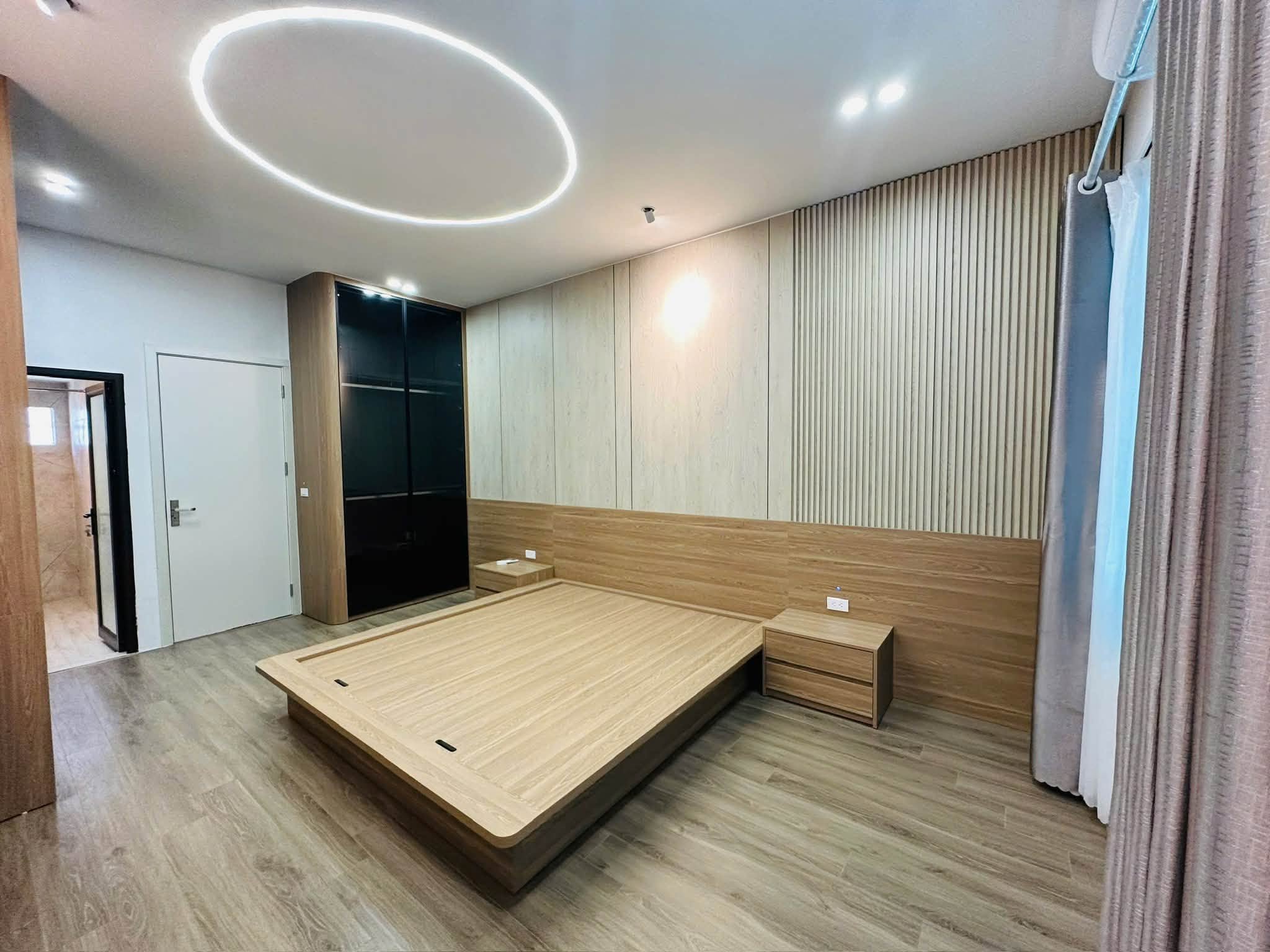 Bán Nhà Ngõ 38 Xuân La Tây Hồ 33m2 5 Tầng Đẹp Gần Phố